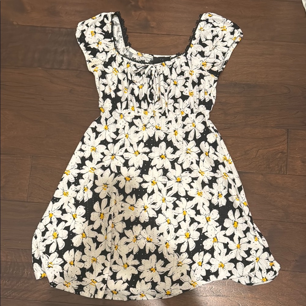I.N. San Francisco White Cream Sundress with Puff Sleeves and Square Neck